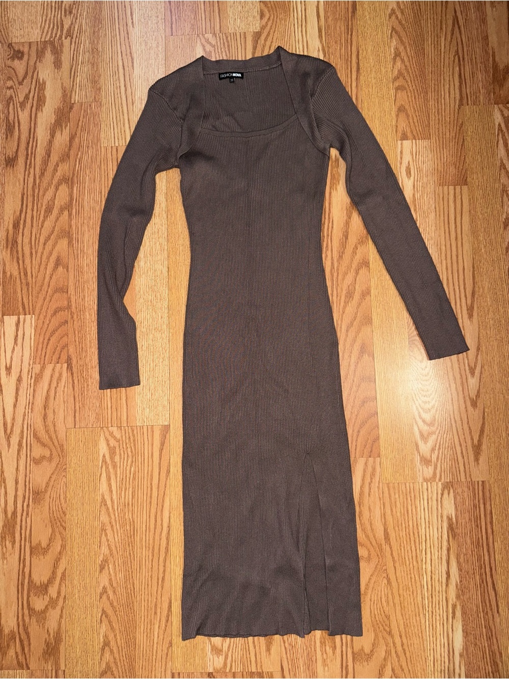 Brown Ribbed Long-Sleeve Midi Dress